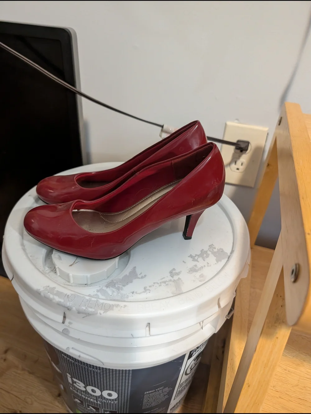 comfort plus by Predictions Women's Red Patent Round-Toe Pumps